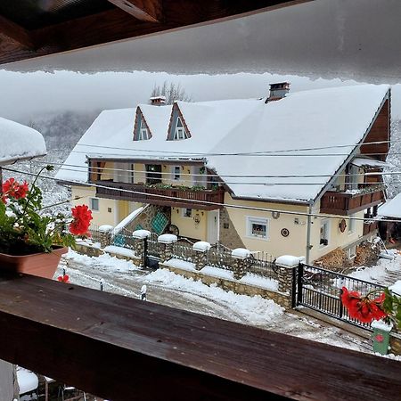 Holiday House Văliug Екстериор снимка